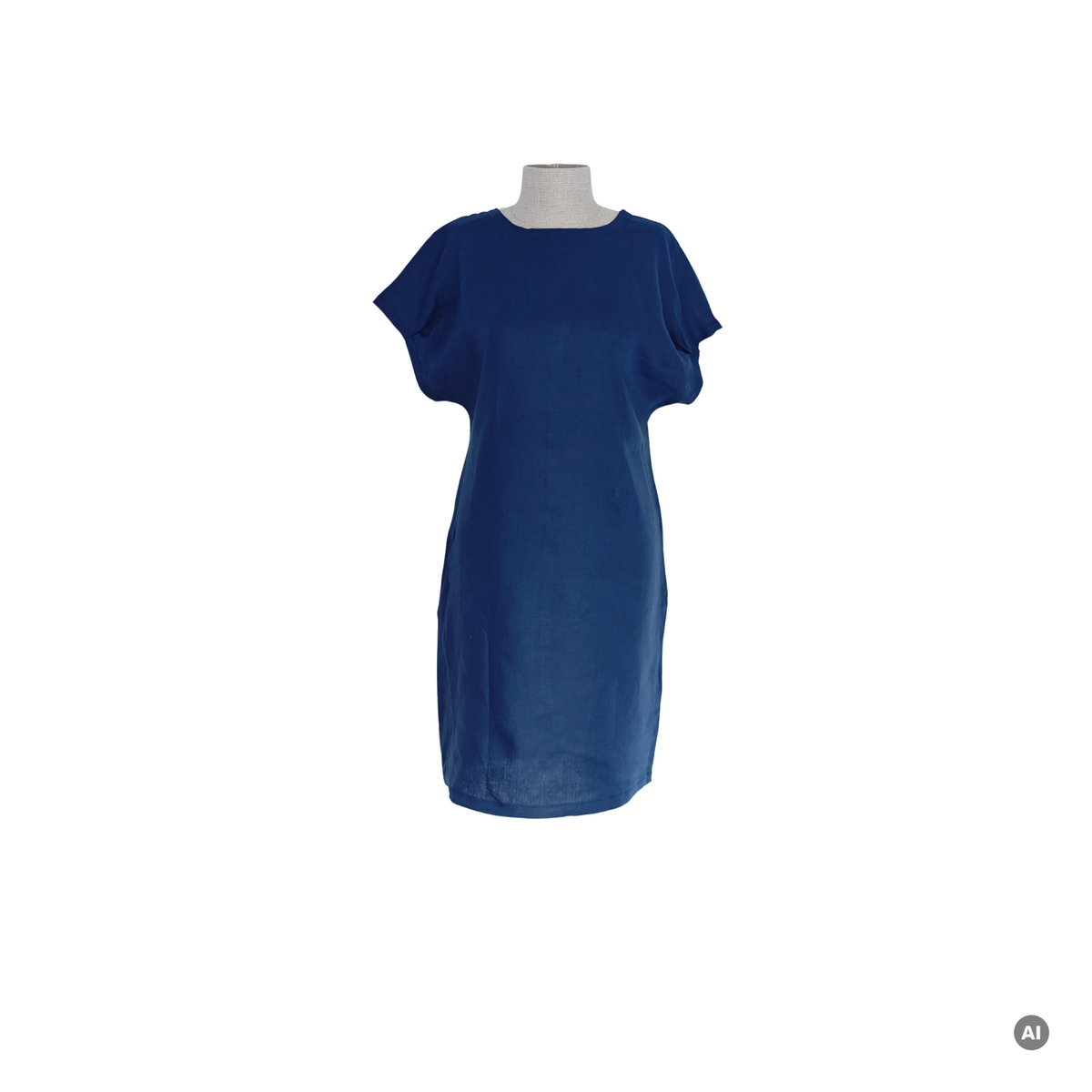 Wendekleid_Sahra_aus_Leinen_in_Dunkelblau_mit_Rundhalsausschnitt_vorne_Bild_mit_KI_erstellt