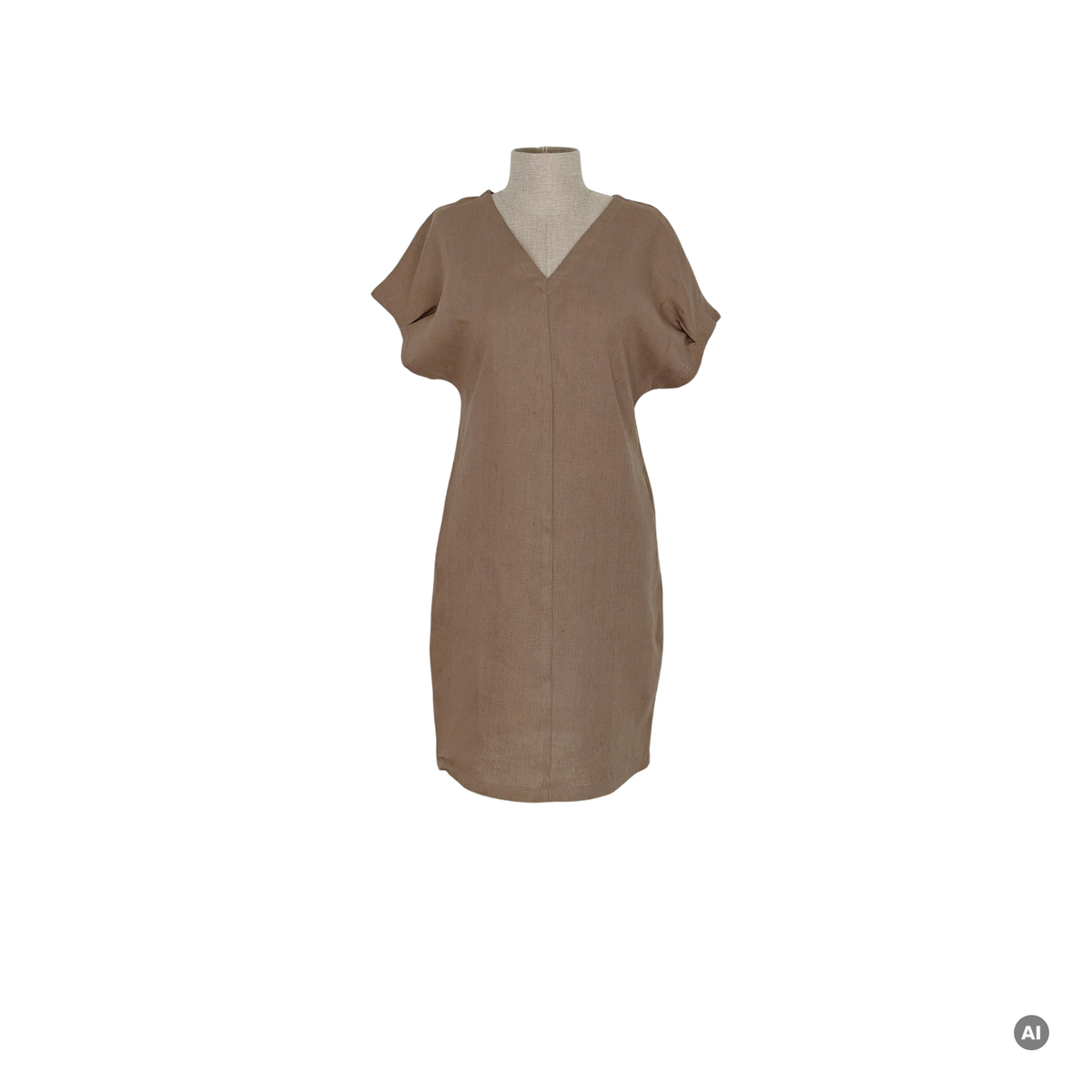 Wendekleid_Sahra_aus_Leinen_in_Schlamm_mit_V-Ausschnitt_vorne_Bild_mit_KI_erstellt
